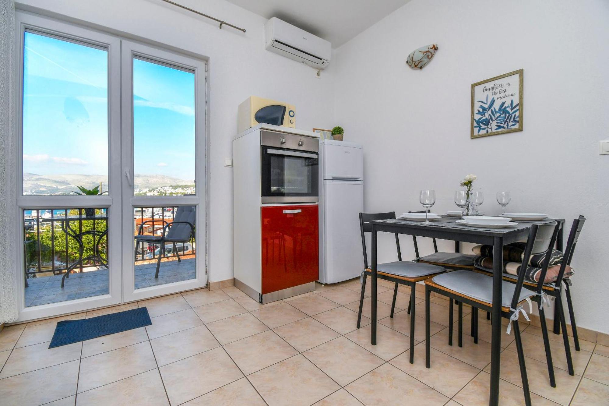 Apartment Mara Trogir Eksteriør bilde
