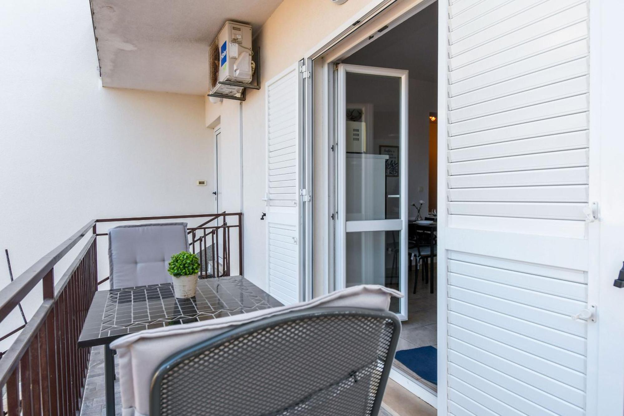 Apartment Mara Trogir Eksteriør bilde