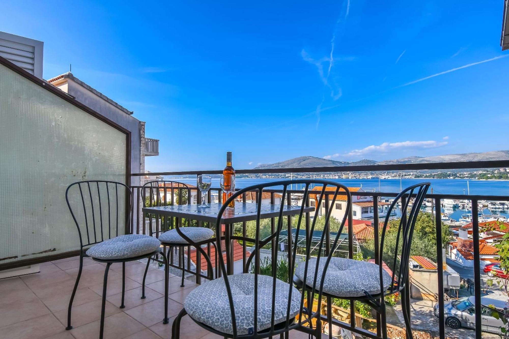 Apartment Mara Trogir Eksteriør bilde