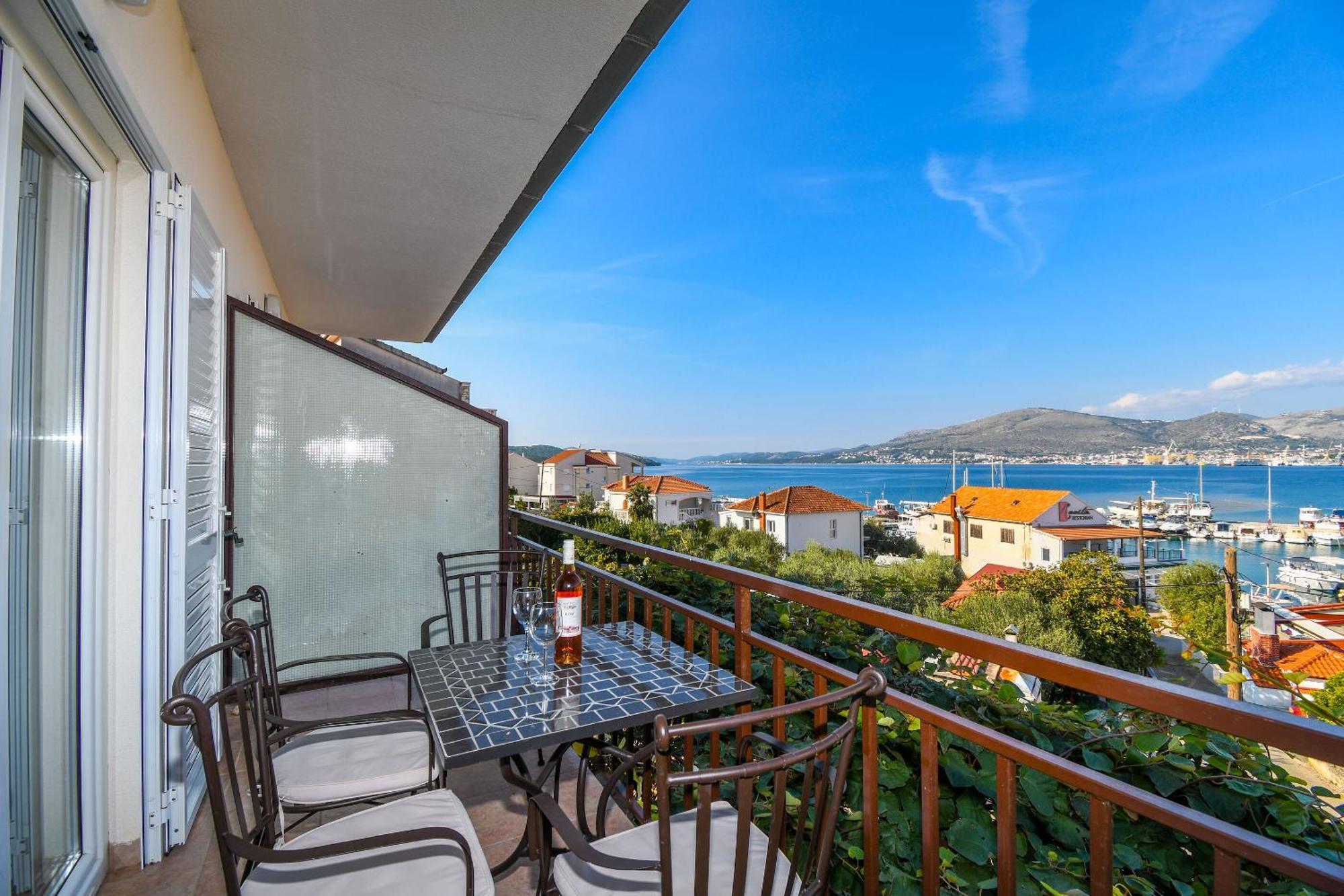 Apartment Mara Trogir Eksteriør bilde