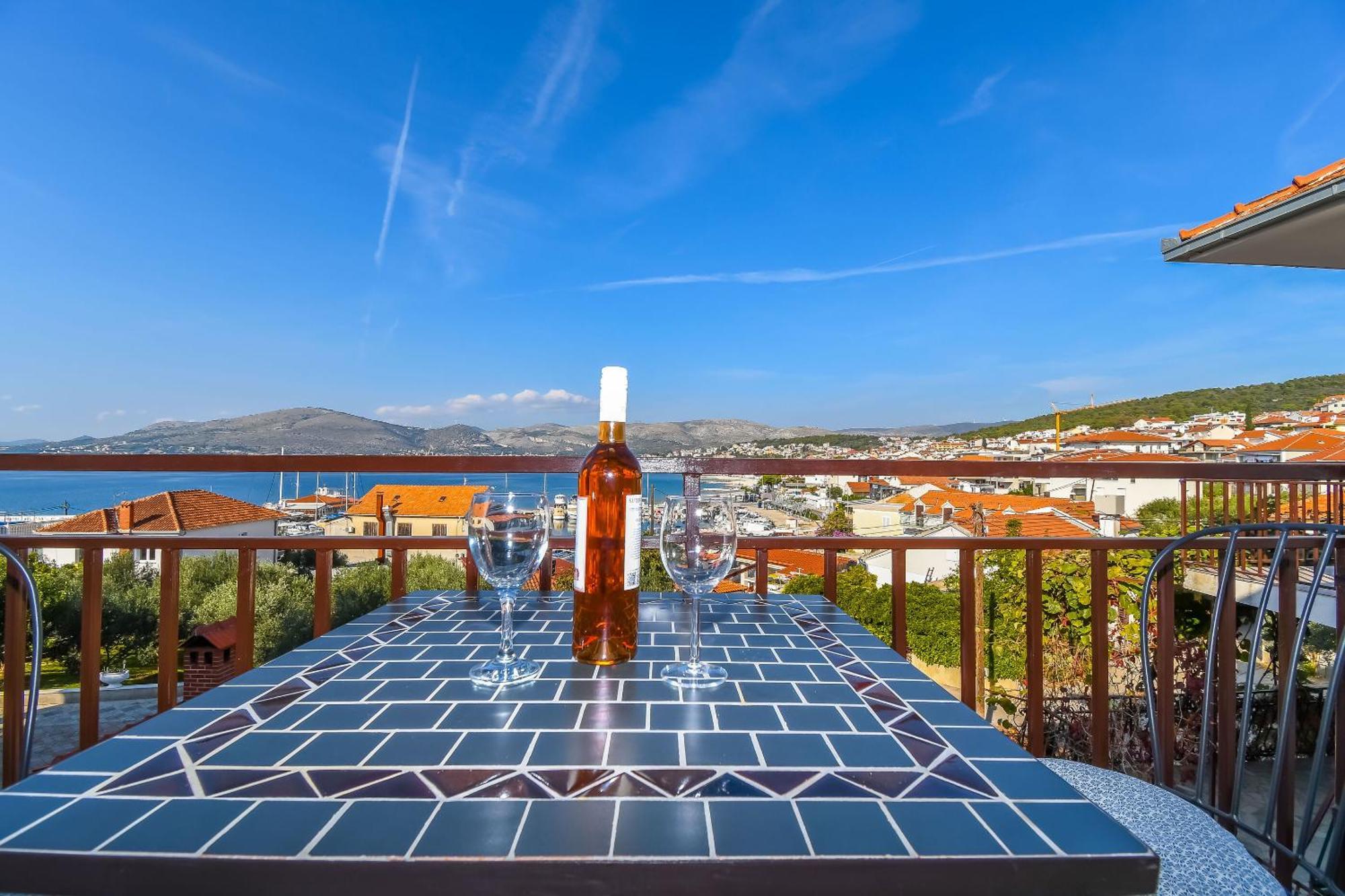 Apartment Mara Trogir Eksteriør bilde
